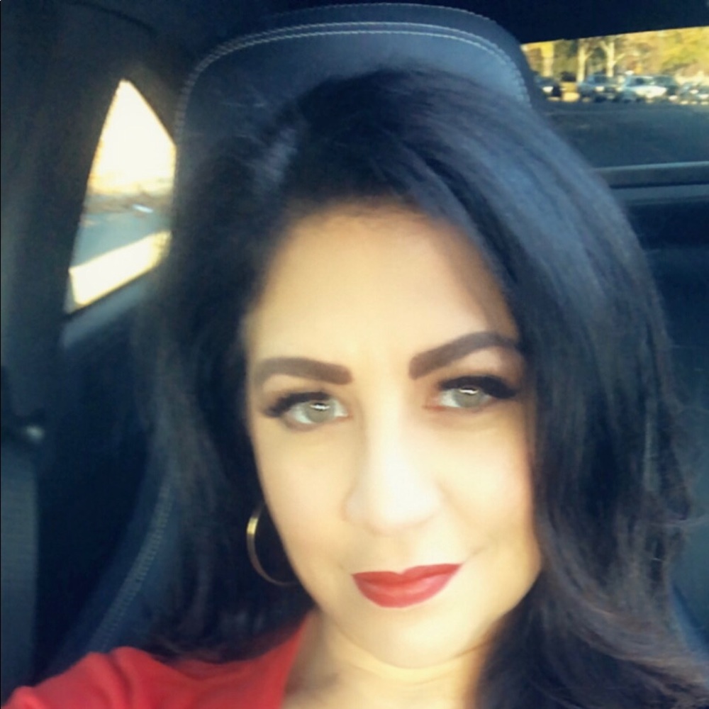 Meet your Posher, Sylvia